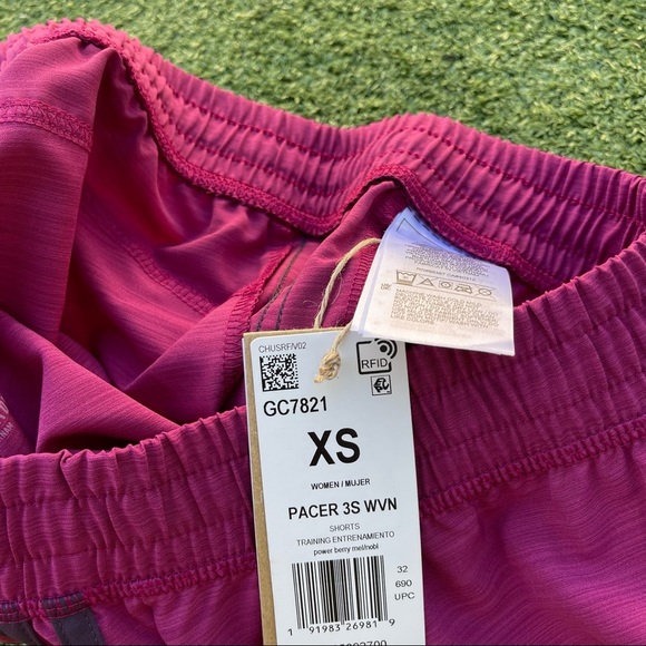 Adidas Women's Magenta Pacer 3-Stripes Woven Shorts XS new with tags activewear - Picture 6 of 7